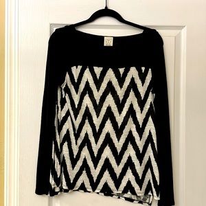 Ella Moss lightweight rayon black and white top